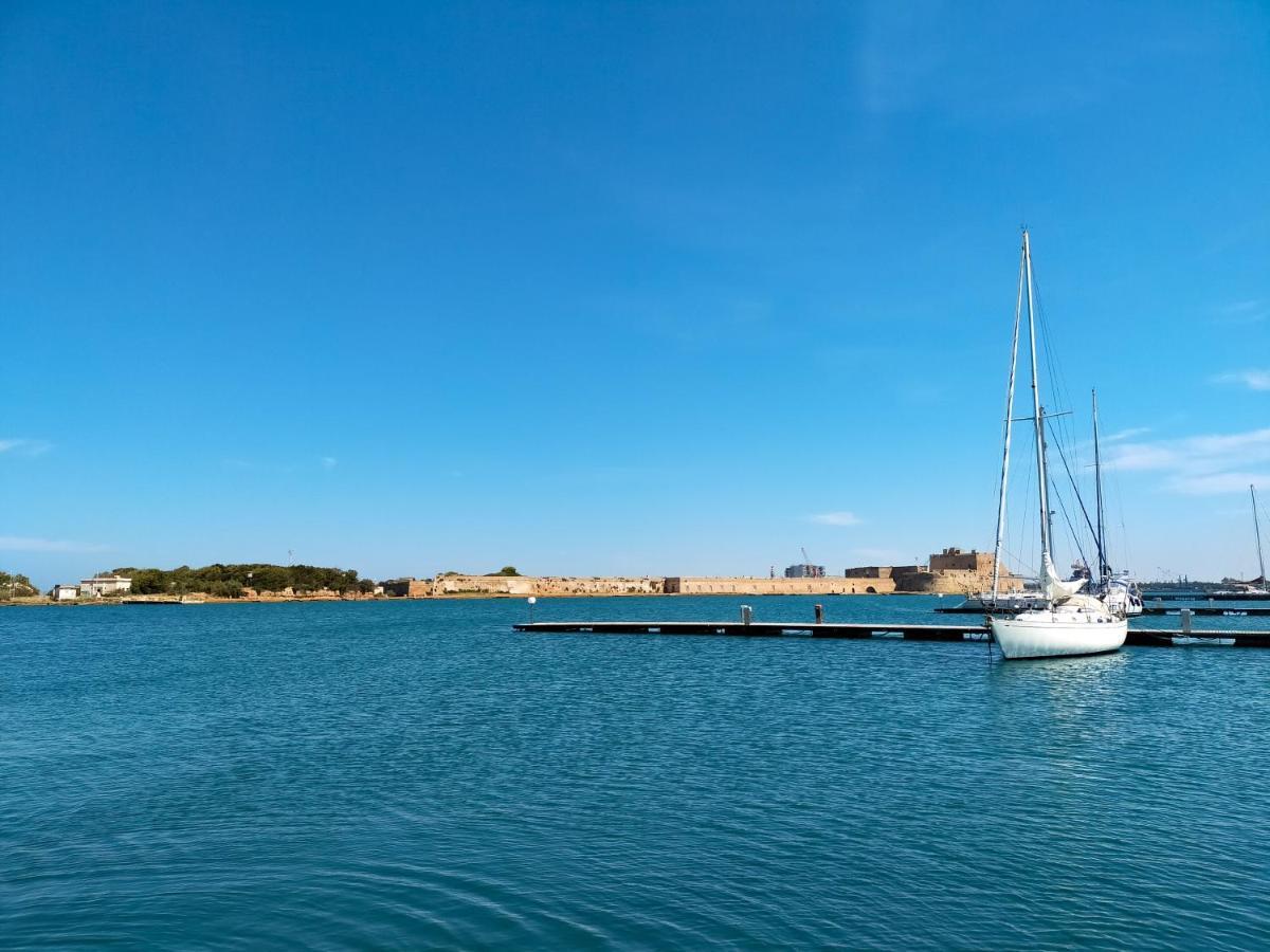 Casa Orchidea - The Fab Stay Brindisi Bagian luar foto