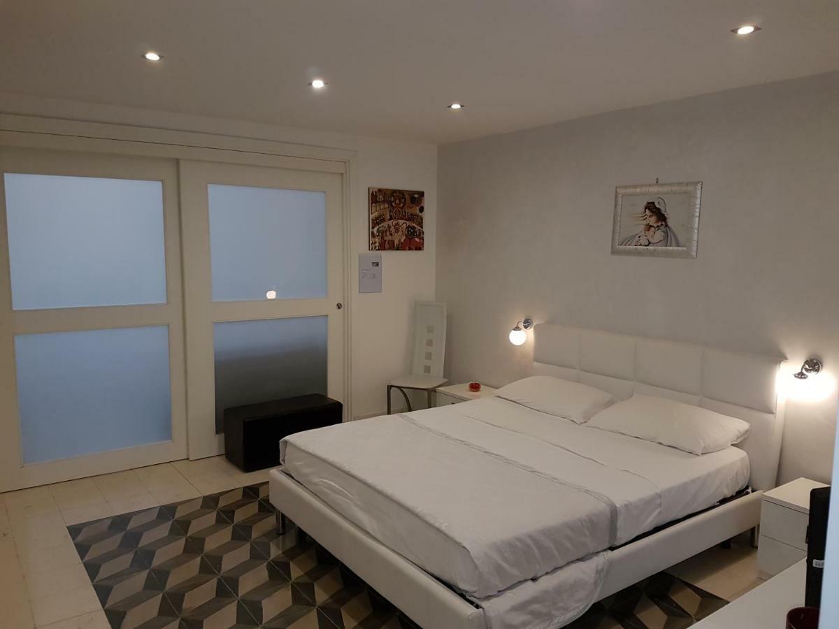 Casa Orchidea - The Fab Stay Brindisi Bagian luar foto