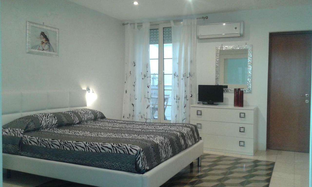 Casa Orchidea - The Fab Stay Brindisi Bagian luar foto