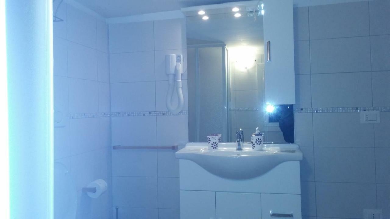 Casa Orchidea - The Fab Stay Brindisi Bagian luar foto